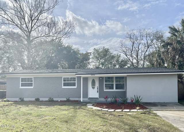 Property at 10754 Majuro Dr, Jacksonville, FL 32246, 4 beds, 3 baths