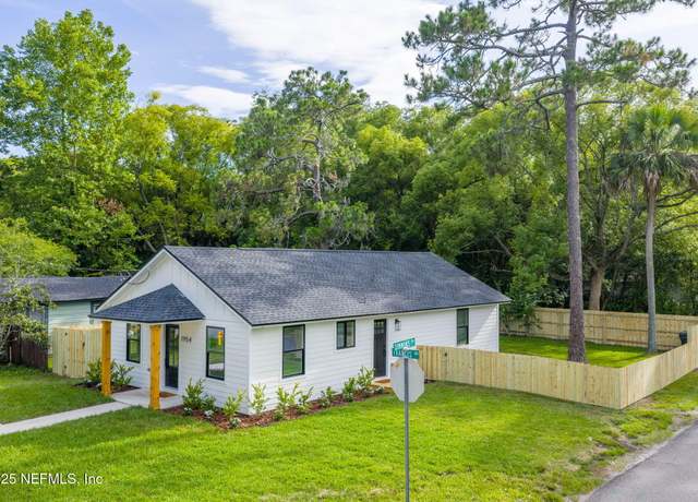 Property at 1954 Francis Ave, Atlantic Beach, FL 32233, 3 beds, 2 baths
