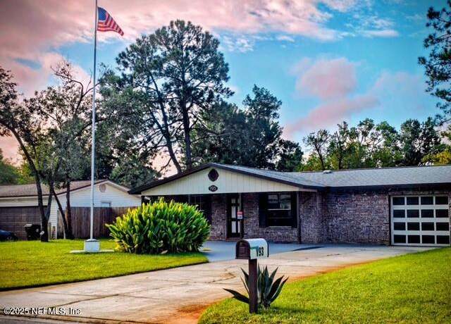 Property at 193 Evergreen Ln, Middleburg, FL 32068, 3 beds, 2.5 baths