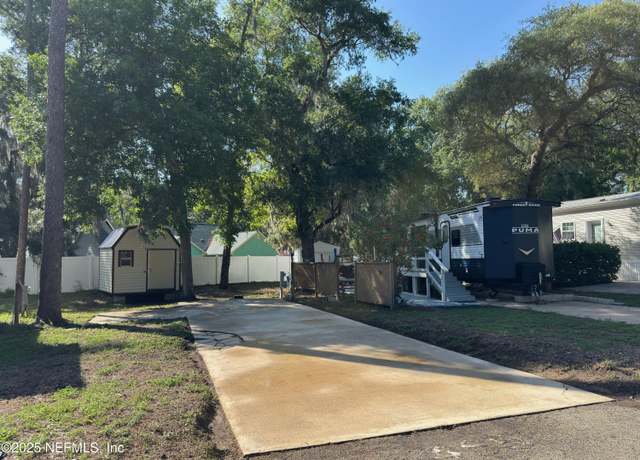 Property at 14362 NE 251st Lot 465 Cir, Salt Springs, FL 32134