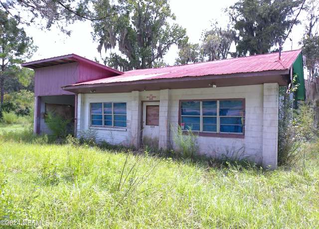 Property at 435 W River Rd, Palatka, FL 32177, 1 bath