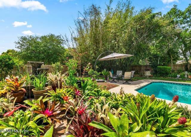 Property at 3305 Queen Ann Ln, Jacksonville, FL 32257, 5 beds, 2.5 baths