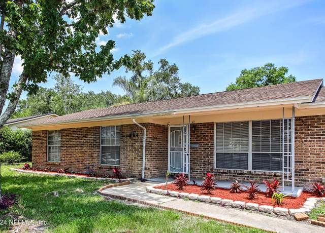 Property at 584 Bowie Blvd, Orange Park, FL 32073, 4 beds, 2 baths