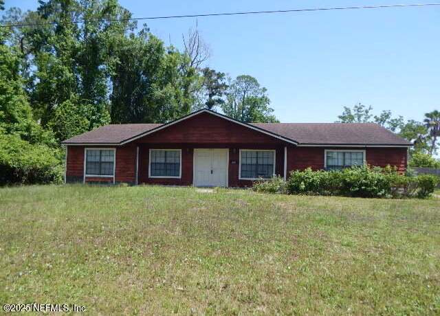 Property at 590 Constitution Dr, Orange Park, FL 32073, 3 beds, 2 baths