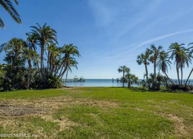 Property at 6100 Bahama Shores Dr S, St. Petersburg, FL 33705, 4 beds, 3 baths