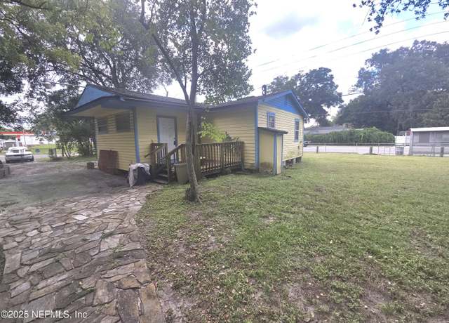 Property at 5233 Old Middleburg Rd N, Jacksonville, FL 32210, 3 beds, 1 bath
