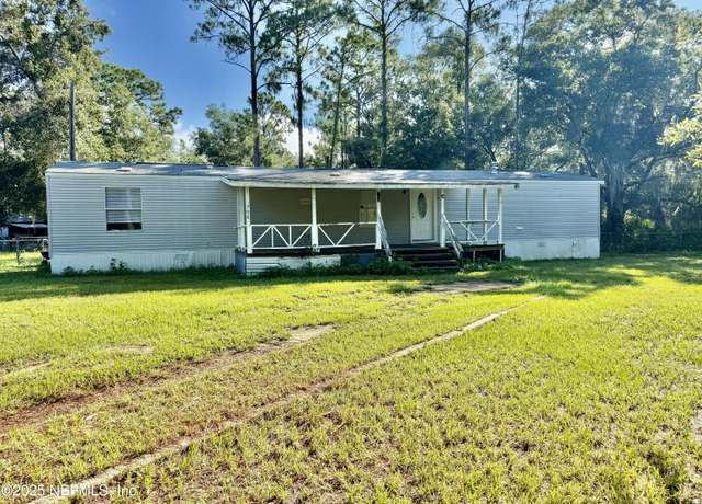 Property at 706 David Ave, Interlachen, FL 32148, 3 beds, 2 baths