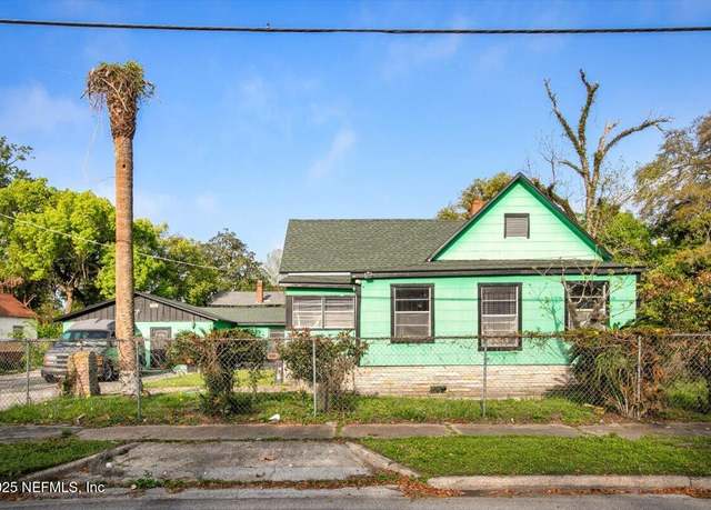 Property at 412 King St, Jacksonville, FL 32204, 6 beds, 3 baths