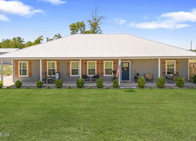 Property at 3303 Henry Lee Rd, Hilliard, FL 32046, 3 beds, 2 baths