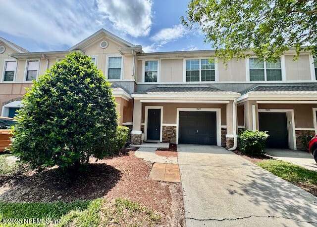 Property at 5923 Pavilion Dr, Jacksonville, FL 32258, 2 beds, 2.5 baths