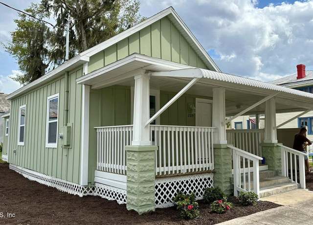 Property at 209 N 7th St, Palatka, FL 32177, 2 beds, 1 bath