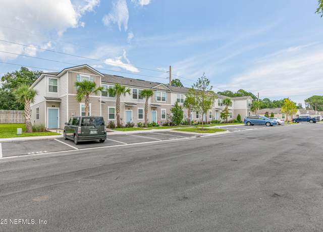 Property at 180 Stonegate Ave, St. Augustine, FL 32084, 2 beds, 2.5 baths