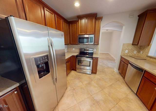 Property at 4480 Deerwood Lake Pkwy #633, Jacksonville, FL 32216, 2 beds, 2 baths