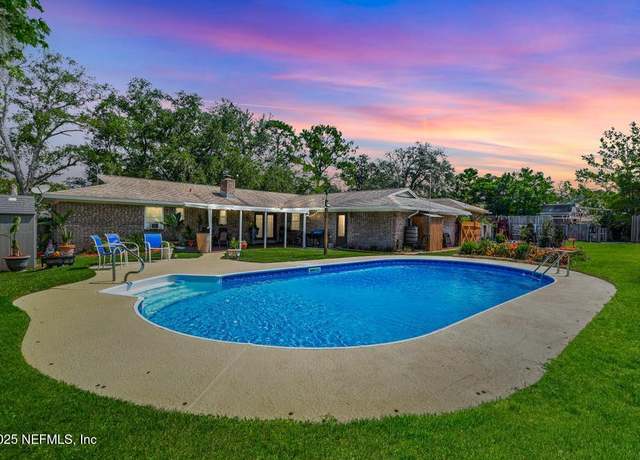 Property at 221 Stoneridge Ct, Orange Park, FL 32065, 4 beds, 2.5 baths