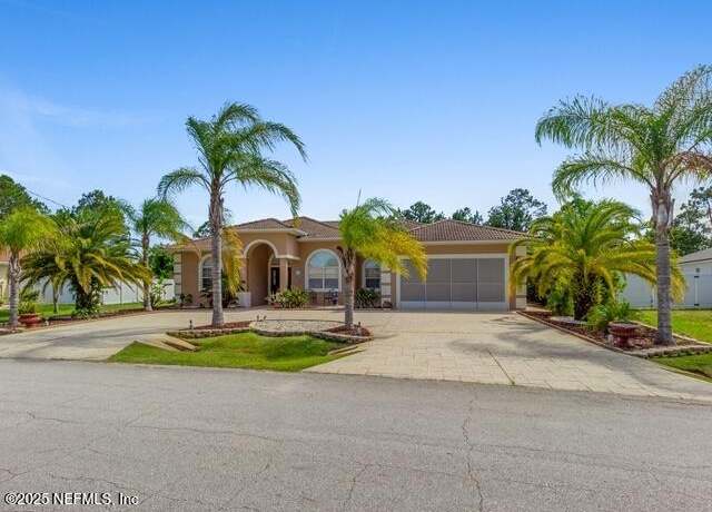 Property at 4 Prince John Ln, Palm Coast, FL 32164, 3 beds, 2 baths