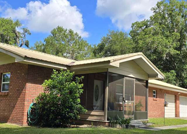 Property at 1086 SE Peacock Ter, Lake City, FL 32025, 2 beds, 2.5 baths