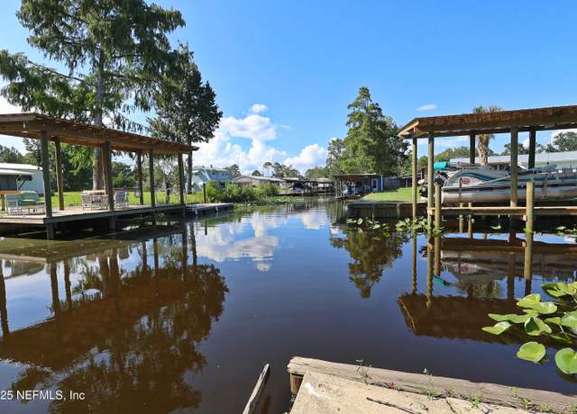 Property at 138 Edgewater Rd, Satsuma, FL 32189, 3 beds, 2 baths