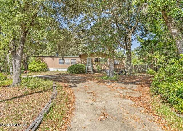 Property at 1375 State Road 100, Melrose, FL 32666, 3 beds, 2 baths