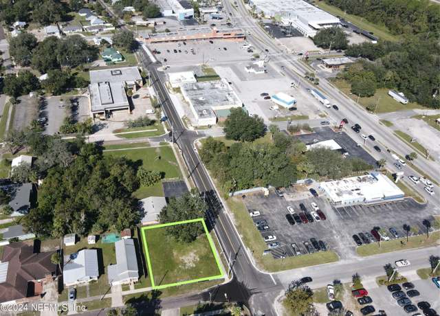 Property at 110 S 17th St, Palatka, FL 32177