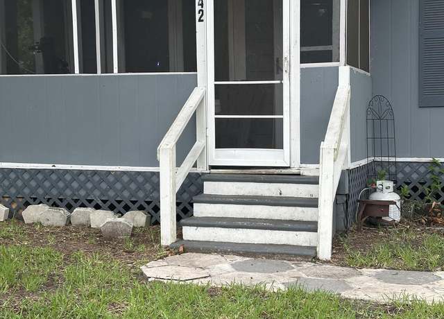 Property at 2842 W 5th St, Jacksonville, FL 32254, 3 beds, 1 bath