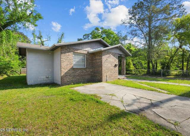 Property at 1603 W 29th St, Jacksonville, FL 32209, 3 beds, 2 baths