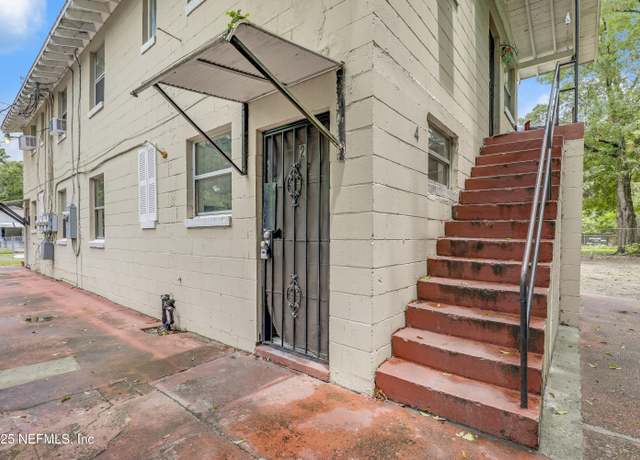 Property at 1530 W 21st St, Jacksonville, FL 32209, 8 beds, 4 baths