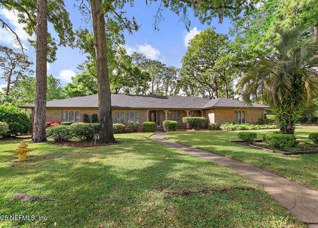 Property at 7332 Buckskin Trl S, Jacksonville, FL 32277, 5 beds, 3 baths