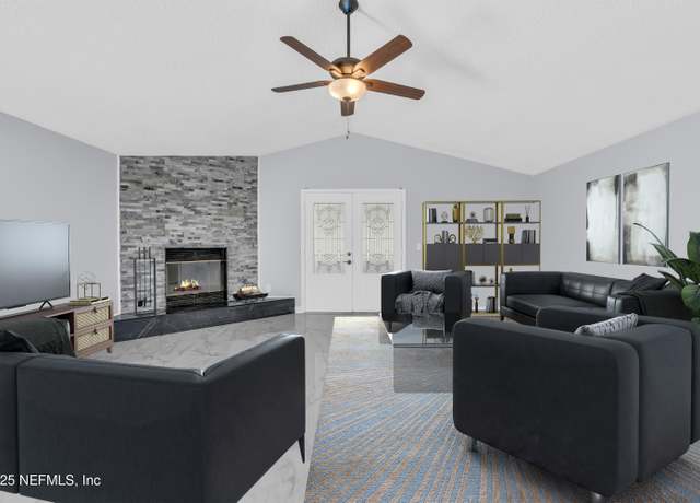 Property at 3950 Star Tree Rd, Jacksonville, FL 32210, 3 beds, 2 baths