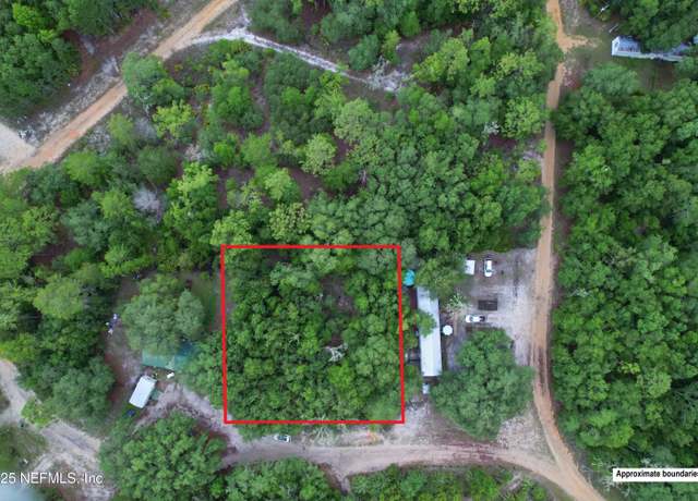 Property at 102/ 104 Circle Dr, Interlachen, FL 32148