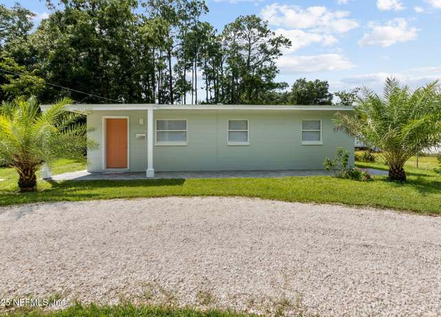 Property at 1127 N 15th St, Fernandina Beach, FL 32034, 2 beds, 1 bath