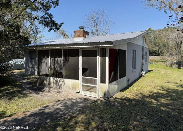 Property at 104 E Palmetto St, Palatka, FL 32177, 2 beds, 1 bath