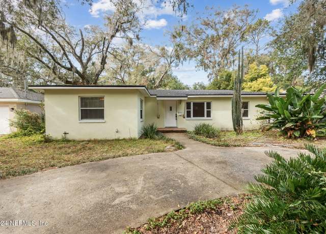 Property at 113 S 16th St, Fernandina Beach, FL 32034, 4 beds, 2.5 baths