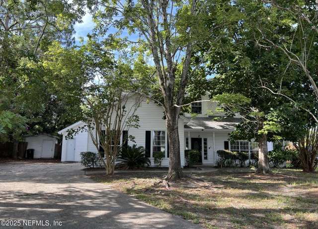 Property at 2305 Locustwood Ct, Orange Park, FL 32065, 5 beds, 2.5 baths