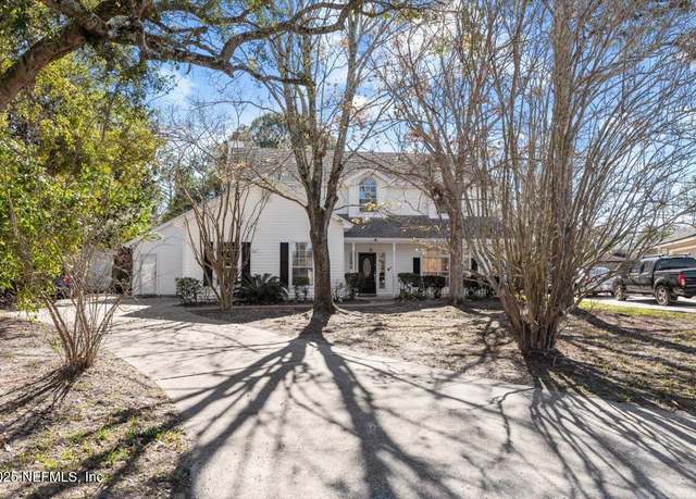 Property at 2305 Locustwood Ct, Orange Park, FL 32065, 5 beds, 2.5 baths