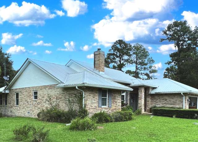 Property at 113 William Bartram Dr, Crescent City, FL 32112, 3 beds, 2 baths
