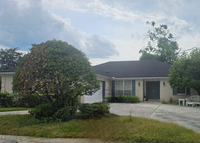 Property at 9052 Warwickshire Rd, Jacksonville, FL 32257, 3 beds, 2 baths