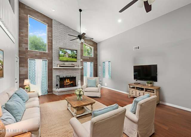 Property at 7971 Briarwood Cir, Glen St. Mary, FL 32040, 4 beds, 3 baths