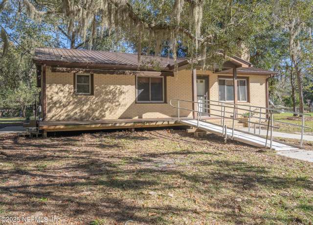 Property at 37375 Mill St, Hilliard, FL 32046, 3 beds, 1 bath
