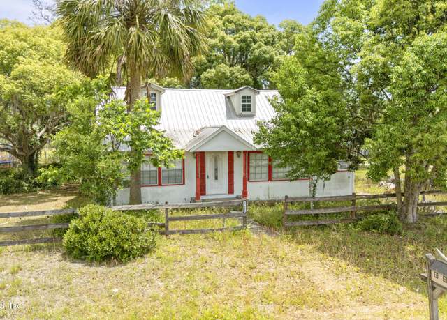 Property at 37885 Kings Ferry Rd, Hilliard, FL 32046, 3 beds, 2 baths