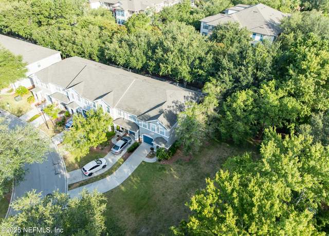 Property at 5901 Parkstone Crossing Dr, Jacksonville, FL 32258, 2 beds, 2.5 baths