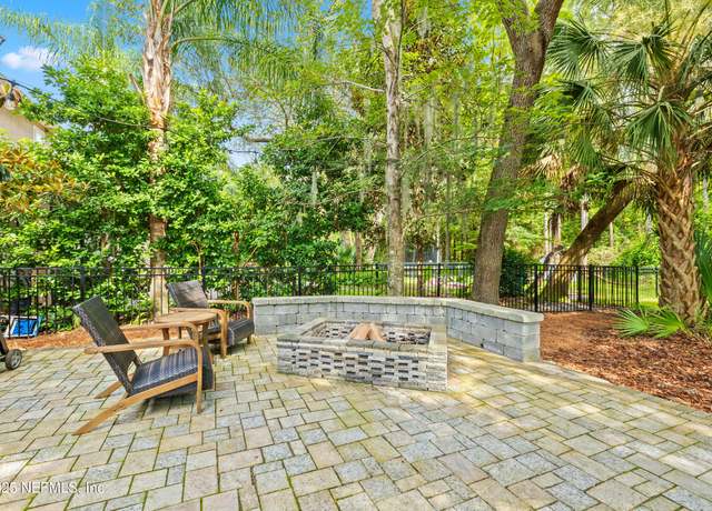 Property at 25 Howland Dr, Ponte Vedra, FL 32081, 4 beds, 2.5 baths