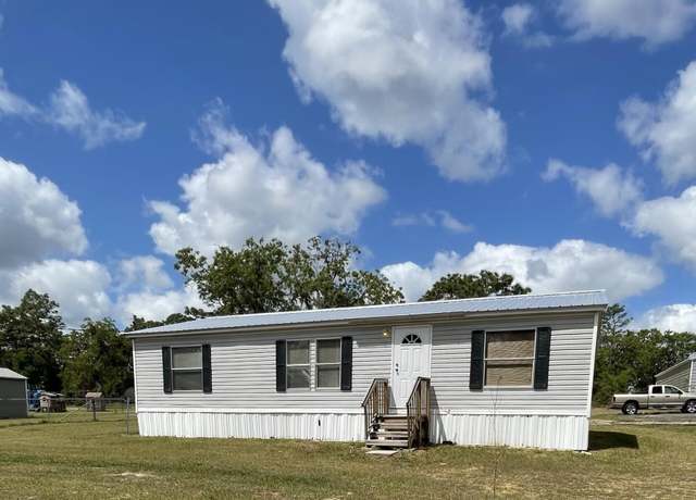 Property at 121 Keuka Rd, Interlachen, FL 32148, 3 beds, 2 baths