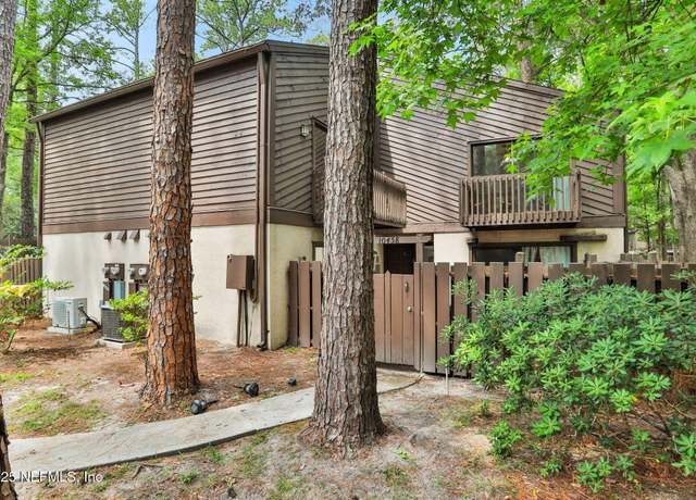 Property at 10458 Big Tree Cir E, Jacksonville, FL 32257, 3 beds, 2.5 baths