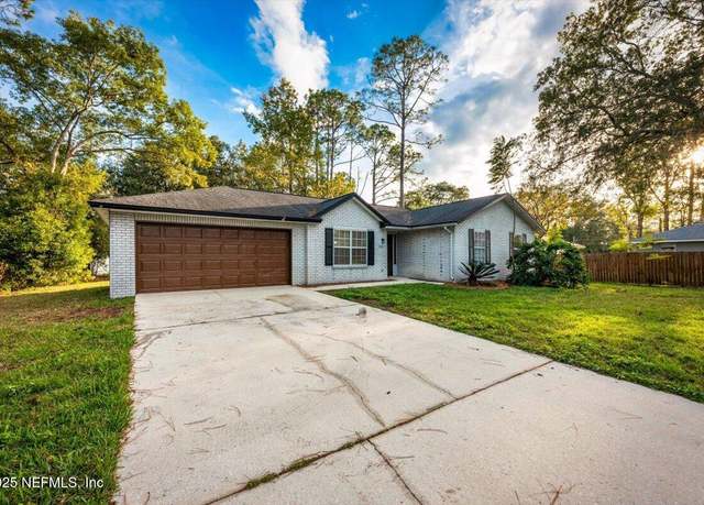 Property at 1221 Lindenhurst Ave, Green Cove Springs, FL 32043, 3 beds, 2 baths