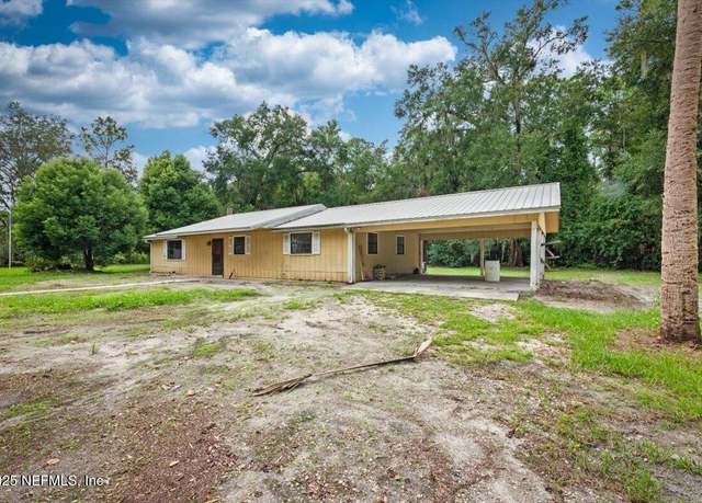 Property at 219 S West St, Green Cove Springs, FL 32043, 4 beds, 1.5 baths