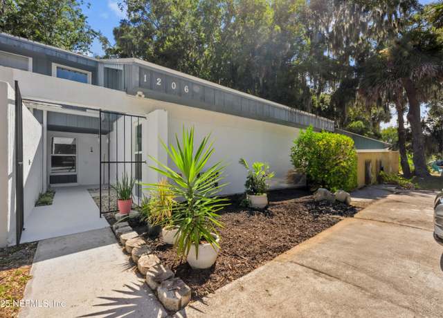 Property at 1206 Mayport Landing Cir, Jacksonville, FL 32233, 2 beds, 2 baths