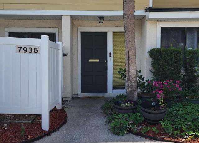 Property at 7936 Los Robles Ct #7936, Jacksonville, FL 32256, 4 beds, 3 baths