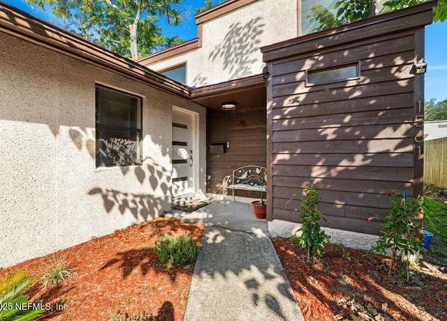 Property at 1561 Arcadia Dr, Jacksonville, FL 32207, 2 beds, 2 baths