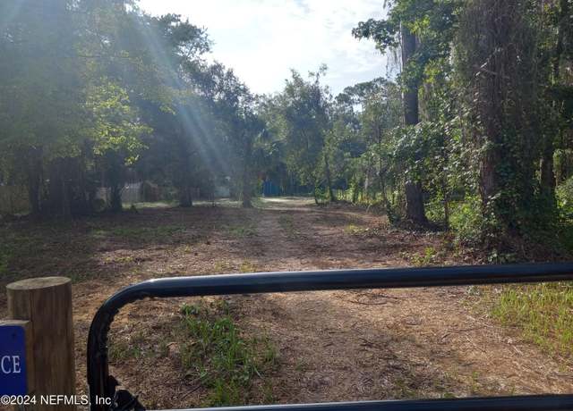 Property at 120 Carol Ave, Crescent City, FL 32112