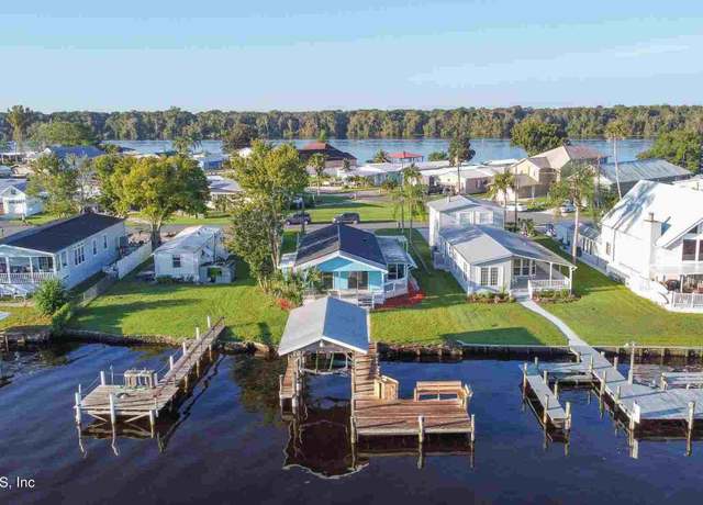 Property at 198 Sportsman Dr, Welaka, FL 32189, 2 beds, 2 baths
